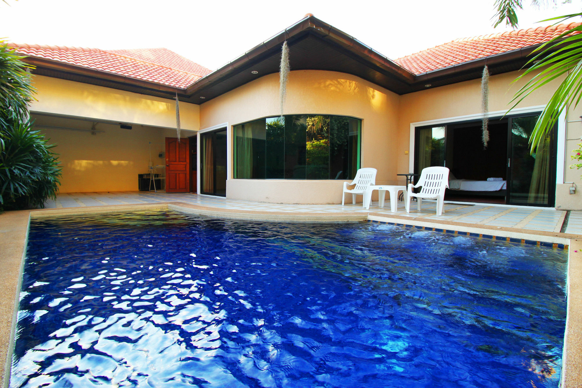 Cosy Beach Pool Villas By Pattaya Sunny Rentals Exterior photo