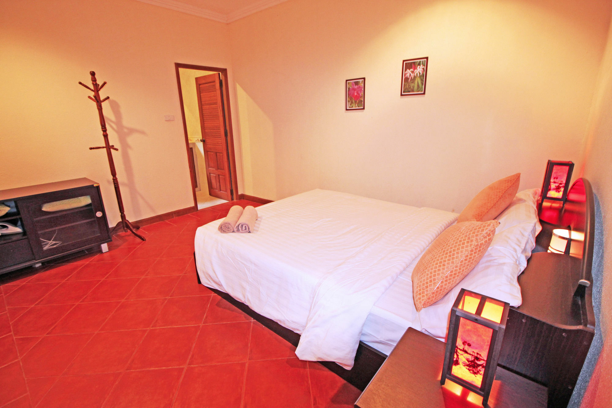 Cosy Beach Pool Villas By Pattaya Sunny Rentals Exterior photo