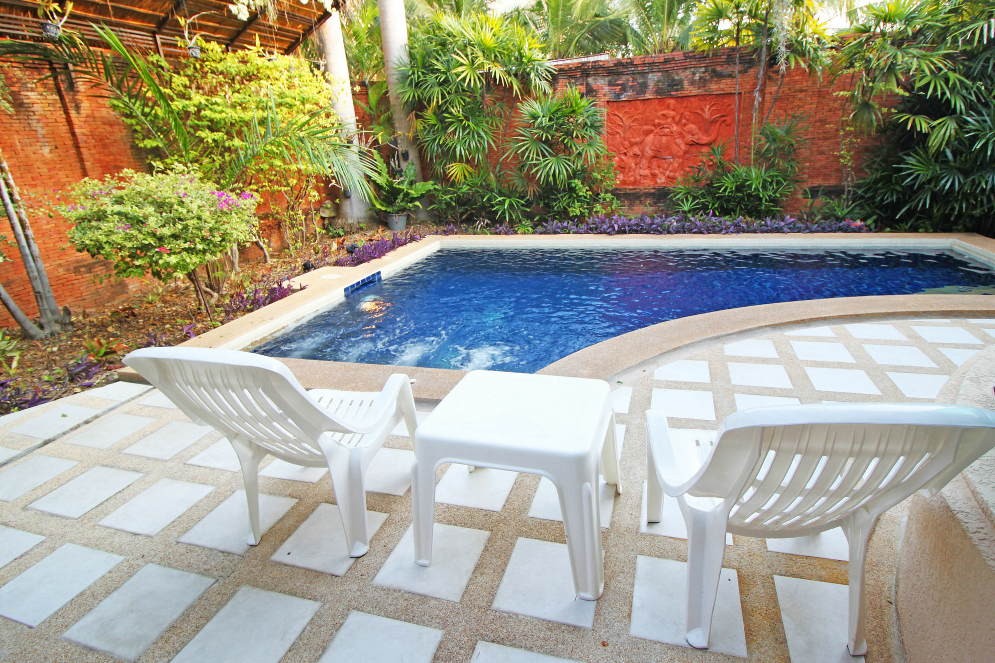 Cosy Beach Pool Villas By Pattaya Sunny Rentals Exterior photo