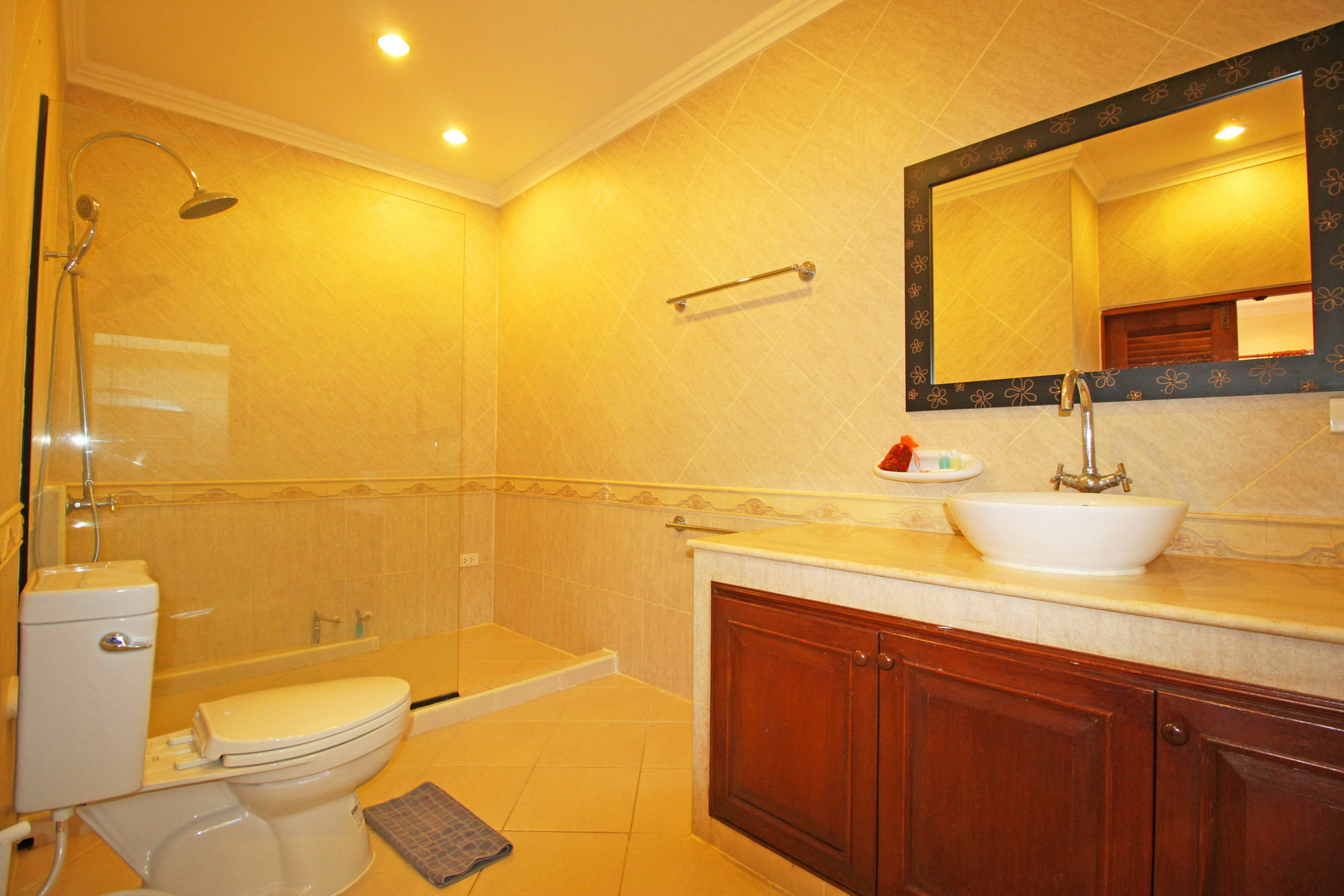 Cosy Beach Pool Villas By Pattaya Sunny Rentals Exterior photo