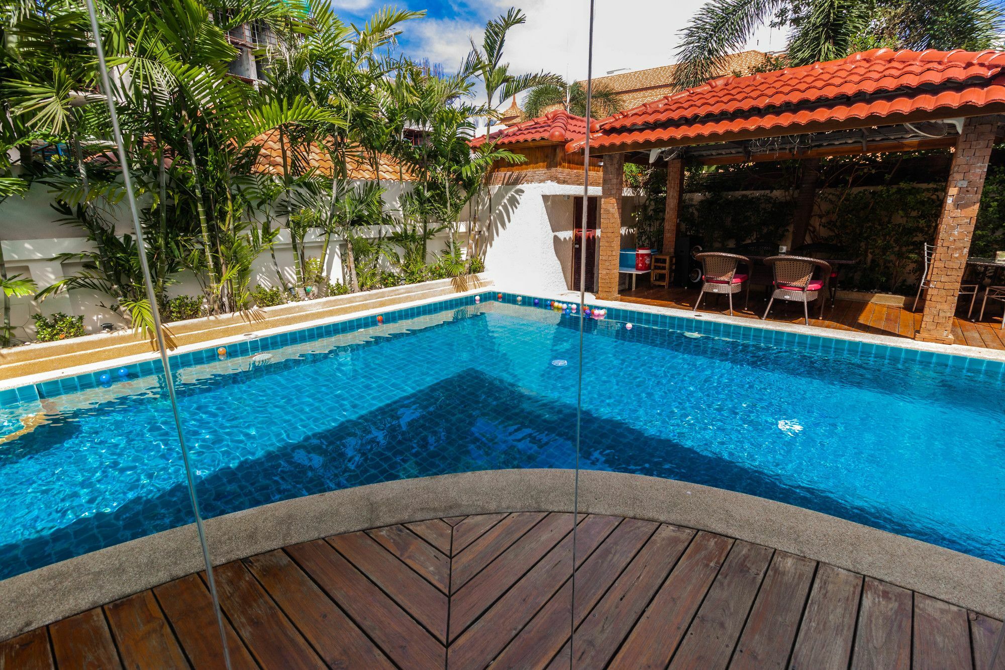 Cosy Beach Pool Villas By Pattaya Sunny Rentals Exterior photo
