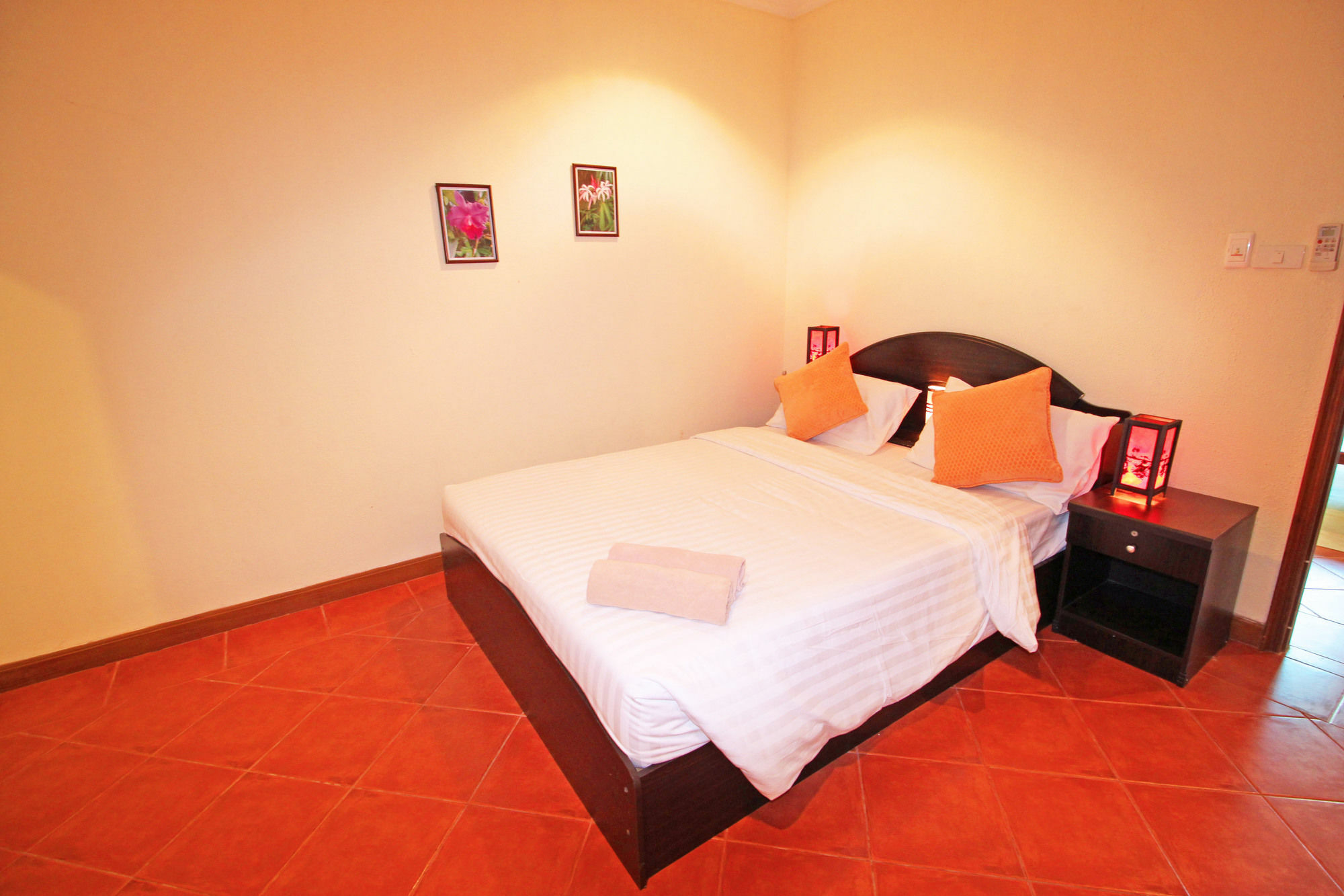 Cosy Beach Pool Villas By Pattaya Sunny Rentals Exterior photo