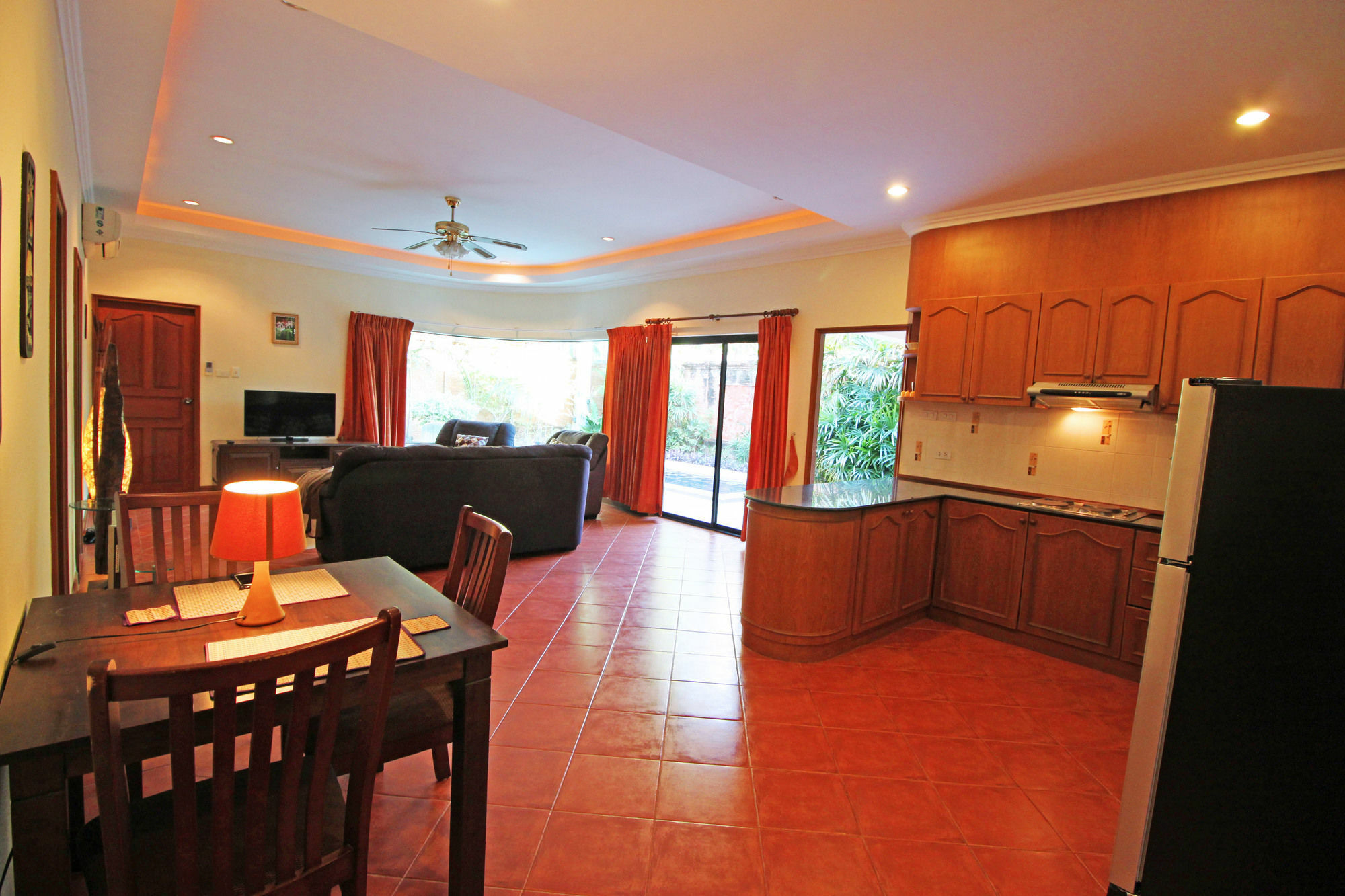 Cosy Beach Pool Villas By Pattaya Sunny Rentals Exterior photo